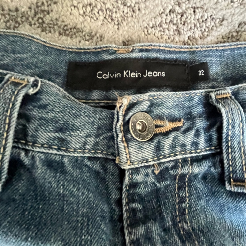 Calvin Klein Jeans vintage straight leg fit.